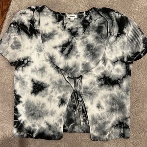 Garage black and white tye-dye tie front top